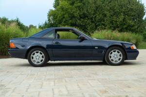 Image 4/50 of Mercedes-Benz SL 320 (1995)