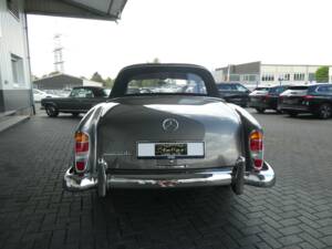 Image 5/23 of Mercedes-Benz 220 SE Cabriolet (1959)