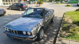 Image 7/18 of BMW 325i (1987)