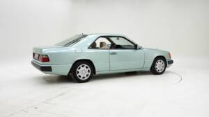 Bild 2/15 von Mercedes-Benz 300 CE (1992)