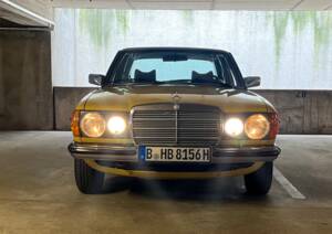 Image 7/139 of Mercedes-Benz 240 D (1978)
