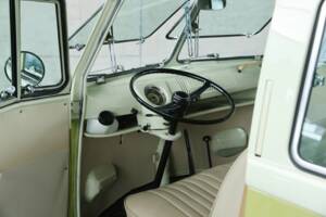 Image 17/47 of Volkswagen T1 minibus (1961)