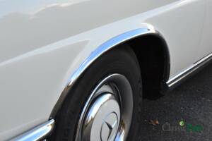 Image 45/50 of Mercedes-Benz 250 SE (1966)