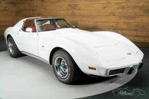 Image 2/19 of Chevrolet Corvette Stingray (1977)