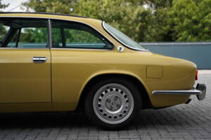 Bild 40/50 von Alfa Romeo 2000 GT Veloce (1975)