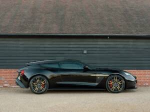 Imagen 3/50 de Aston Martin Vanquish Zagato Shooting Brake (2019)