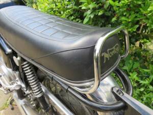 Image 19/47 of Norton Commando 850 Roadster (1974)