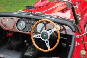 Bild 23/26 von Morgan Plus 8 (1976)