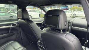 Image 28/50 of Porsche Cayenne Turbo (2007)