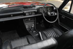 Image 19/26 of Peugeot 504 Convertible (1974)
