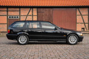 Immagine 12/44 di BMW 328i Touring (1997)