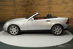 Image 6/19 de Mercedes-Benz SLK 230 Kompressor (1999)