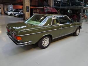 Bild 3/8 von Mercedes-Benz 280 CE (1981)