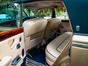 Image 31/36 de Rolls-Royce Silver Shadow II (1980)