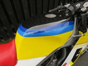 Image 16/43 de Suzuki RG 500 (1987)