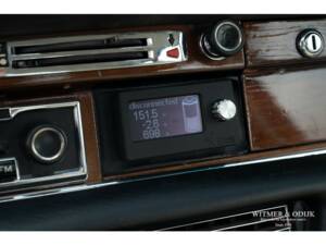 Image 31/36 of Mercedes-Benz 280 SE (1969)