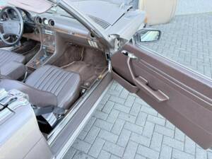 Image 30/50 of Mercedes-Benz 560 SL (1987)