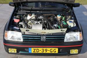 Bild 43/50 von Peugeot 205 GTi 1.9 (1991)