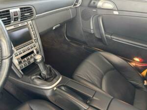 Bild 14/30 von Porsche 911 Carrera 4S (2005)