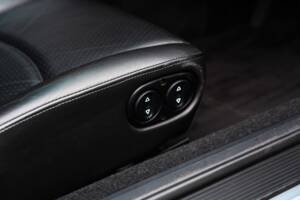 Image 44/60 of Porsche 911 Targa (1996)