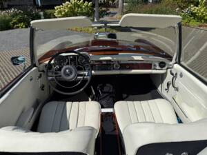 Image 16/29 of Mercedes-Benz 230 SL (1965)