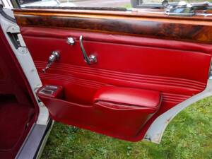 Image 35/68 de Jaguar Type S 3.4 (1964)