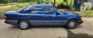 Image 4/8 of Mercedes-Benz 230 E (1989)