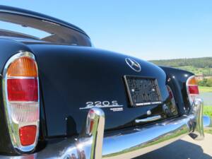 Image 17/20 of Mercedes-Benz 220 S (1958)