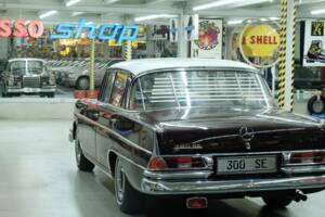 Image 9/50 of Mercedes-Benz 300 SE lang (1965)