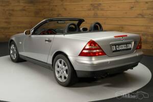 Bild 7/8 von Mercedes-Benz SLK 230 Kompressor (1999)
