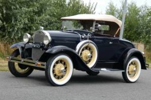 Image 8/19 of Ford Model A De Luxe (1930)