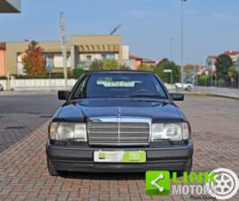 Imagen 8/10 de Mercedes-Benz 300 CE-24 (1993)