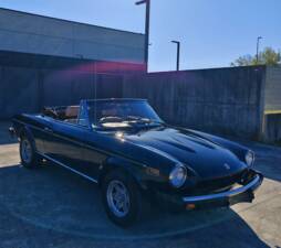 Image 3/42 of FIAT 124 Spider CS1 (1975)