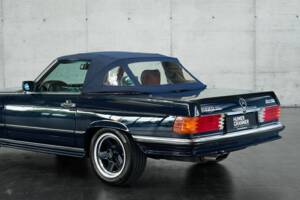Image 32/50 de Mercedes-Benz 420 SL (1988)