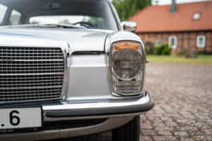 Afbeelding 4/63 van Mercedes-Benz 230&#x2F;6 (1974)