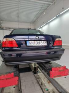 Image 20/58 of BMW 750i (1997)