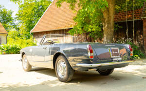 Image 19/77 of Alfa Romeo 2600 Spider (1963)