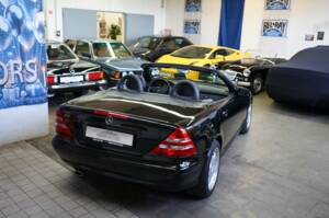 Image 16/33 de Mercedes-Benz SLK 320 (2000)