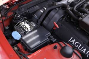 Image 47/50 de Jaguar XKR (2000)