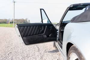 Bild 43/56 von Porsche 911 Carrera 4 (1990)