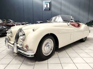 Image 5/74 of Jaguar XK 140 OTS (1956)