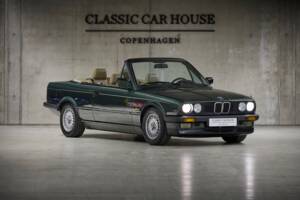 Image 11/90 of BMW 325i (1987)
