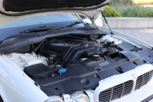 Imagen 5/77 de Jaguar XJ 8 4.2 (2005)