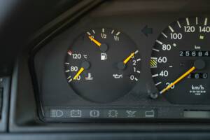 Imagen 45/50 de Mercedes-Benz 200 TE (1993)