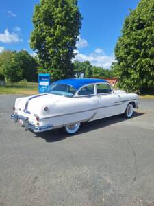 Image 2/17 of Pontiac Chieftain (1953)