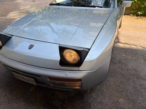Image 32/98 of Porsche 944 Turbo S (1988)