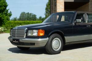 Image 17/50 of Mercedes-Benz 500 SEL (1985)