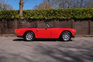 Immagine 9/41 di Triumph TR 6 PI (1972)