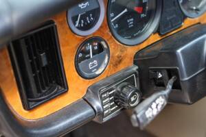 Image 16/44 of Jaguar XJ 12 (1990)