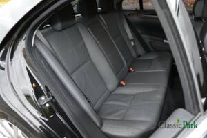 Image 30/50 of Mercedes-Benz S 500 (2006)